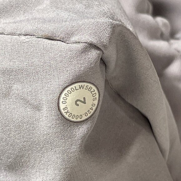 Lululemon On The Fly Jogger Womens Size 2 Silver Athleisure Tapered Stretch Gym - Picture 12 of 14